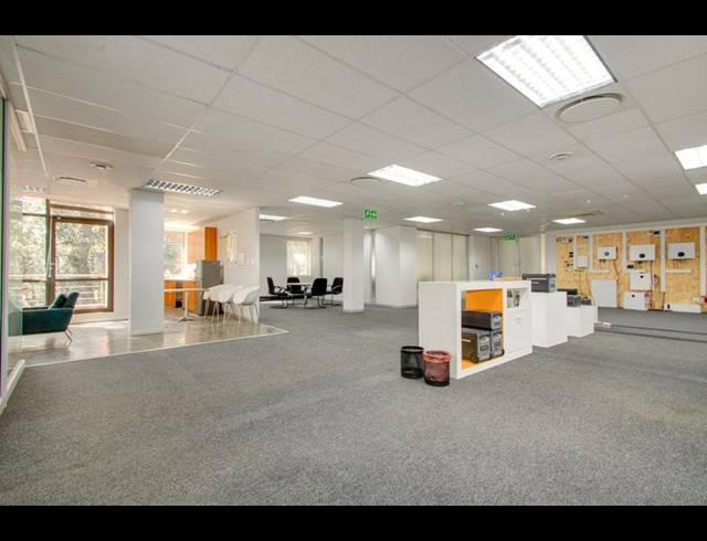 BUSINESS PROPERTY TO RENT IN SANDOWN